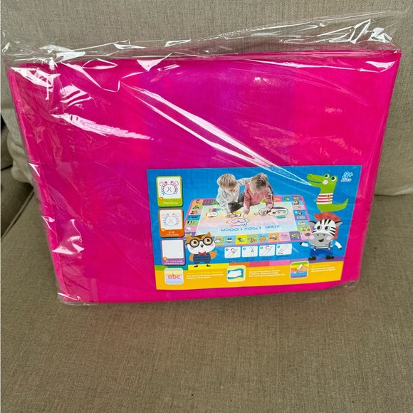 Toyk Doodle Pink Mat with stencils and Pens - Picture 3 of 3